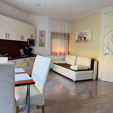 Villa Relax Apartman Gardony Bagian luar foto